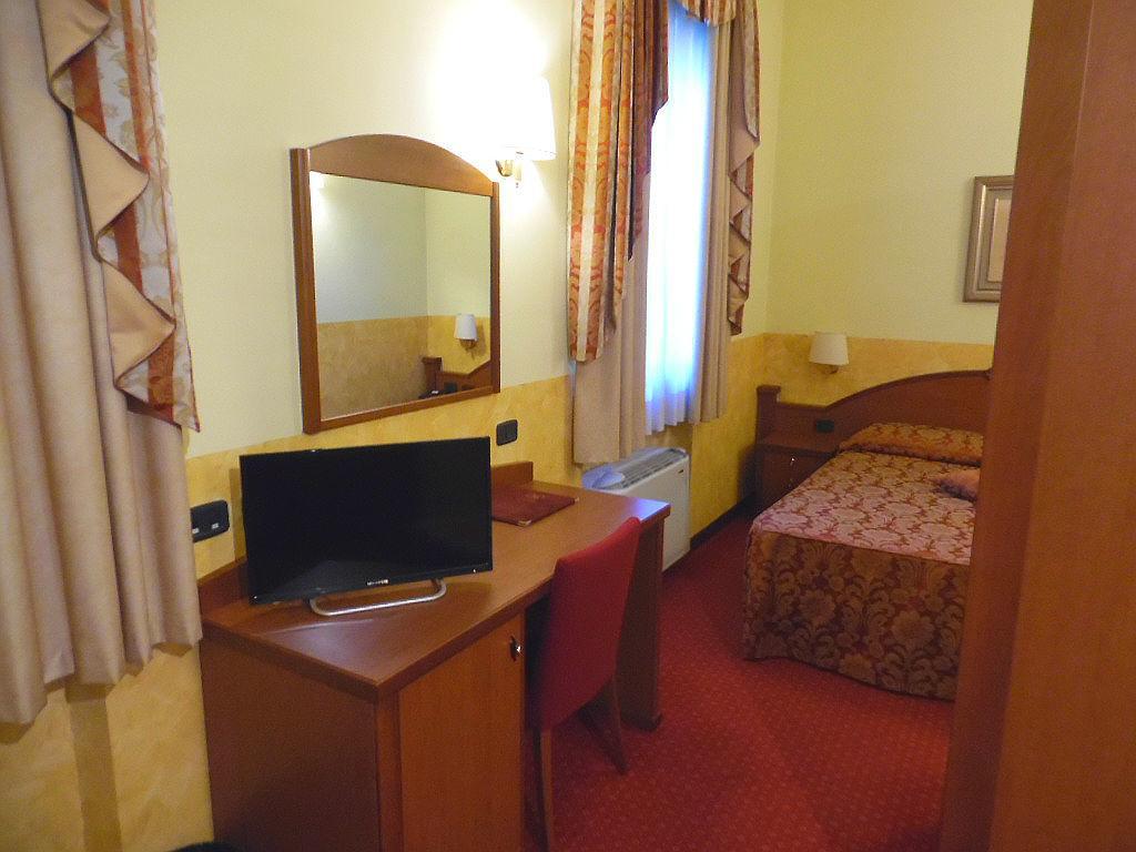 Hotel Majestic San Giuliano Milanese Εξωτερικό φωτογραφία