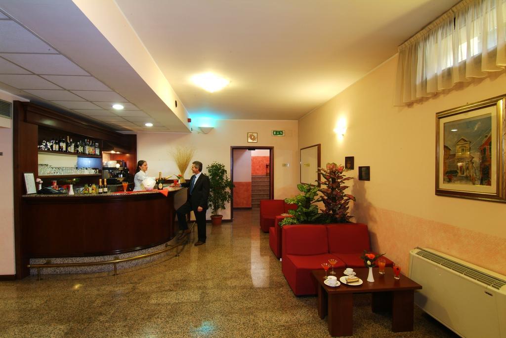 Hotel Majestic San Giuliano Milanese Εσωτερικό φωτογραφία